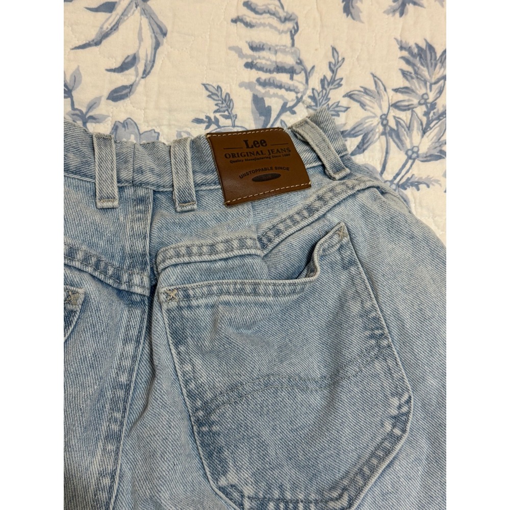 Vintage Lee High Waisted Denim Shorts Light Wash Raw Hem Cutoffs 28" Waist USA - Picture 3 of 8